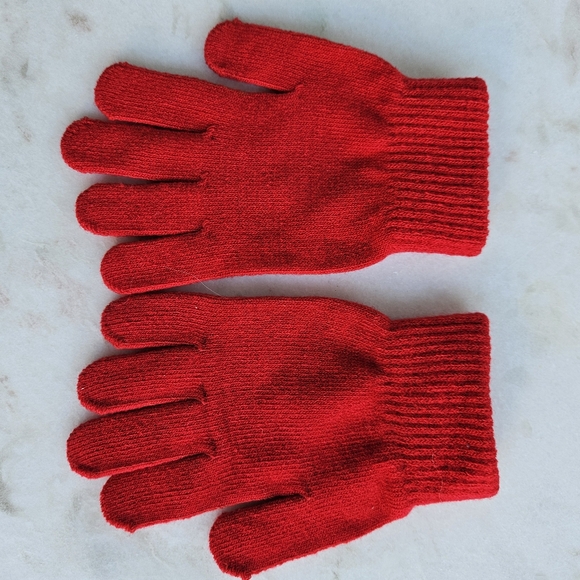 Free Add-on kid's red winter gloves - Picture 2 of 4